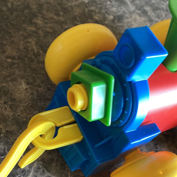 Vintage Tupperware toy train - Picture 4 of 9